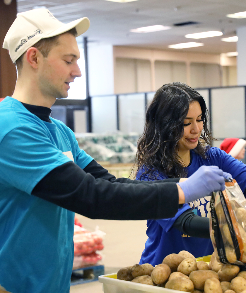 Photo of BCBSRI associates volunteering at BaRI
